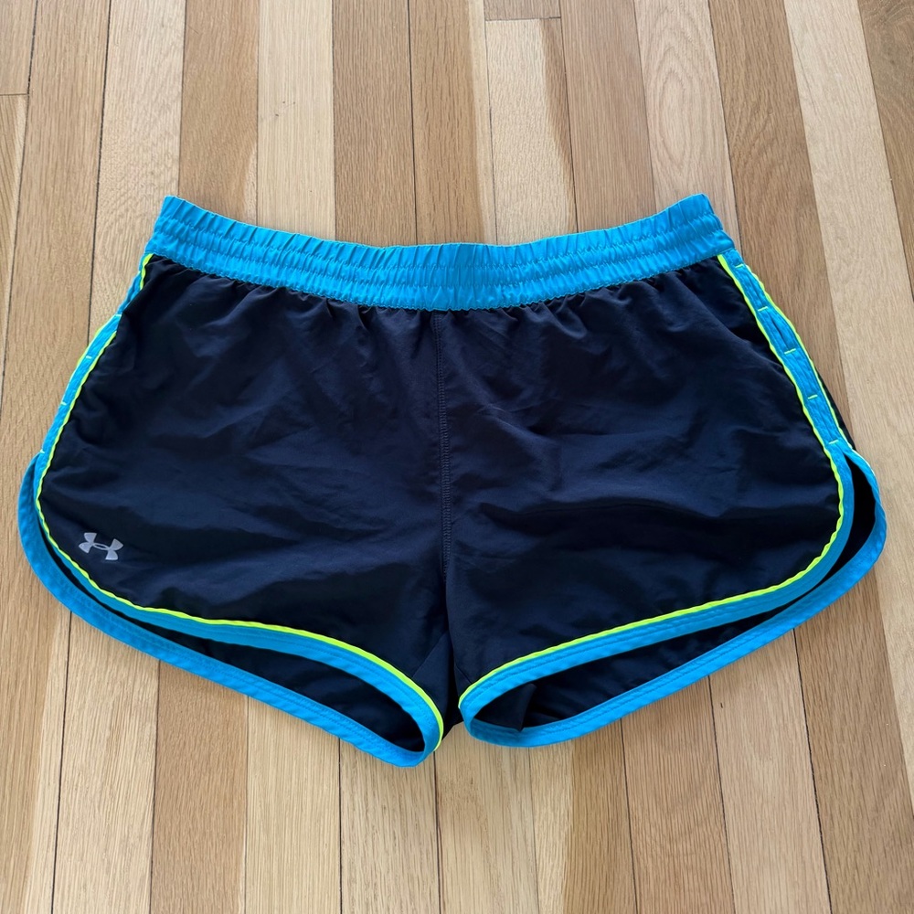 Under Armour HeatGear Semi-Fitted Medium Black Shorts with Blue and Yellow Trim